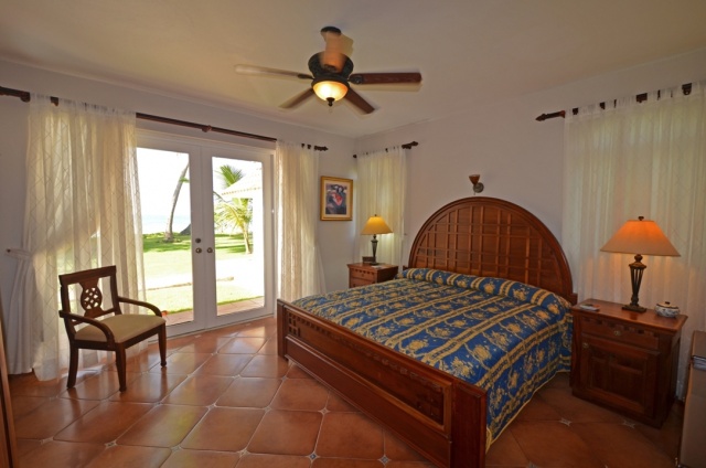 The main suite in villa 0247