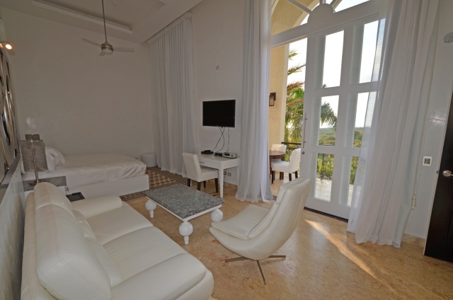 a main suite in white